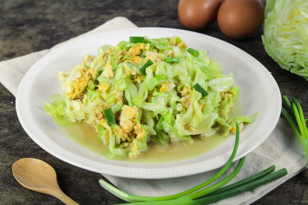 bắp cải xào trứng