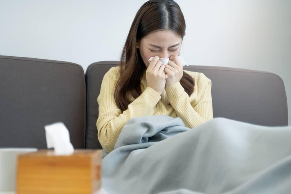 5 triệu chứng cảm lạnh thông thường nhưng dễ chuyển nặng