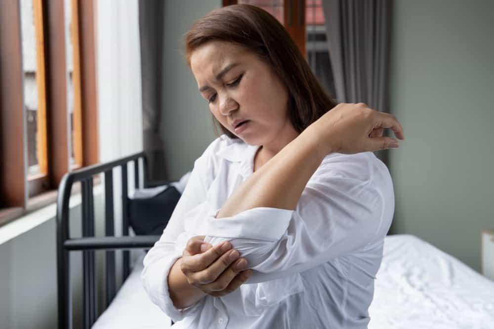 Tình trạng đau khớp ở phụ nữ tiền mãn kinh, những điều bạn cần lưu ý