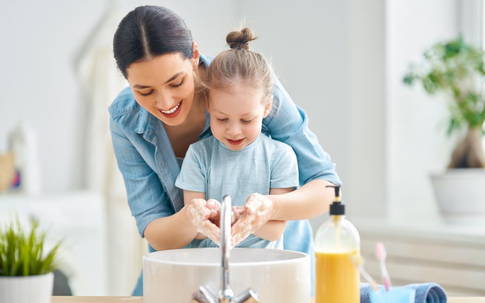 rửa tay để phòng ngừa viêm họng hạt lây lan