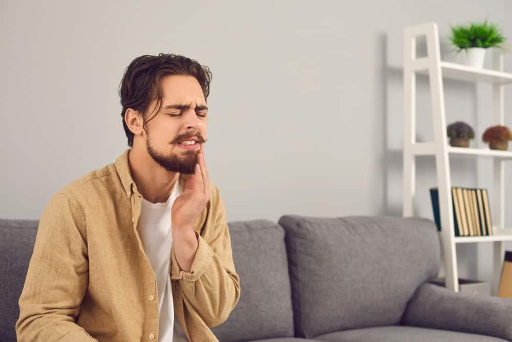 Tiêu xương ổ răng do đâu? Làm sao để ngăn chặn tình trạng này?