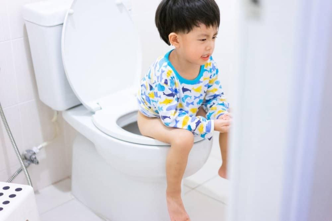 Trẻ 4 tuổi bị táo bón: Mẹ đã biết cách chăm sóc chưa?