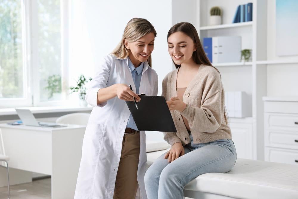 Ngoài thuốc bôi trị sùi mào gà, vẫn còn một số phương pháp điều trị khác.