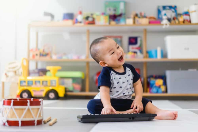 Tuần khủng hoảng của bé (wonder weeks): Điều kỳ diệu ẩn sau sự “khó ở”