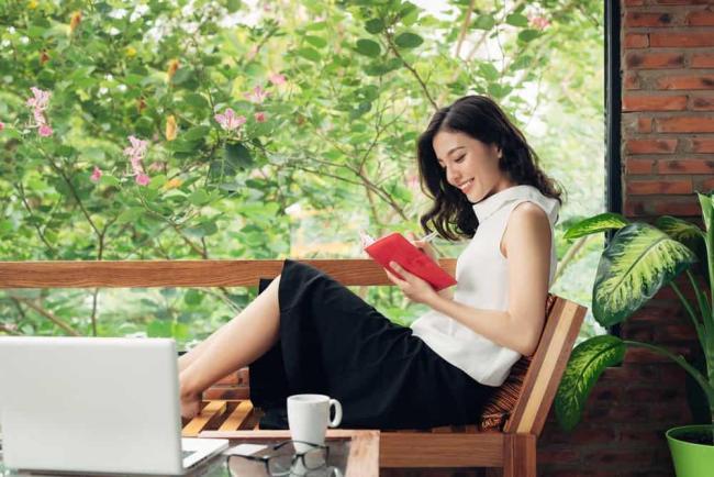 Vì sao chữa ung thư vú lại phải cắt buồng trứng?