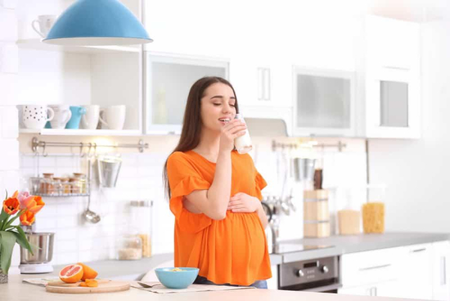 Bà bầu nên uống nước gì? “Điểm danh” 4 thức uống an toàn cho thai kỳ
