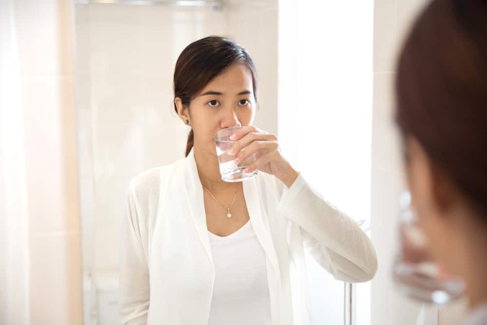 Mách bạn cách chữa nhiệt miệng bằng lá bàng đơn giản mà hiệu quả