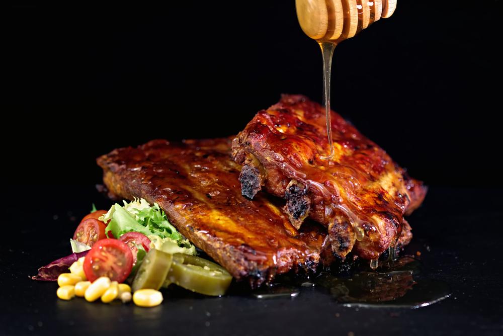 Sườn heo nướng mật ong vàng ruộm chiêu đãi cả nhà