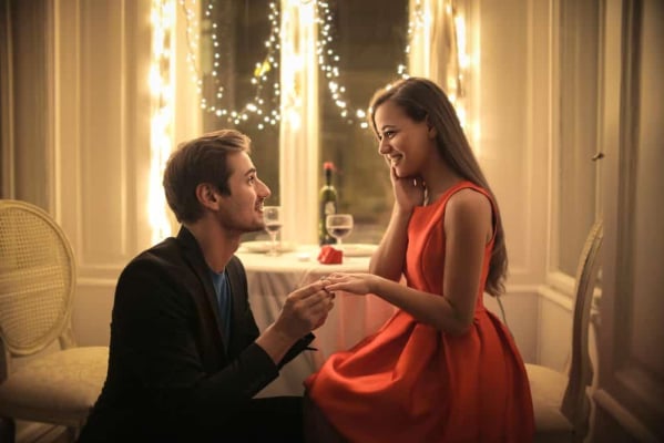 Cách cầu hôn bạn gái: 5 bí kíp để nàng gật đầu ngay lập tức • Hello Bacsi