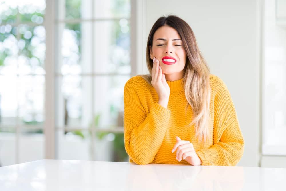 Nhiệt miệng ở lưỡi có đáng lo không, nguyên nhân và cách xử lý?