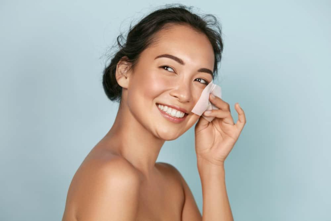 Top 8 sữa rửa mặt cho da hỗn hợp thiên dầu, giúp lấy sạch bụi bẩn mà không làm khô da