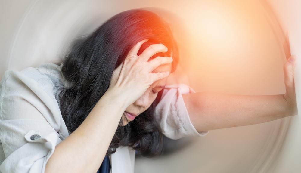 triệu chứng đau nửa đầu tấn công