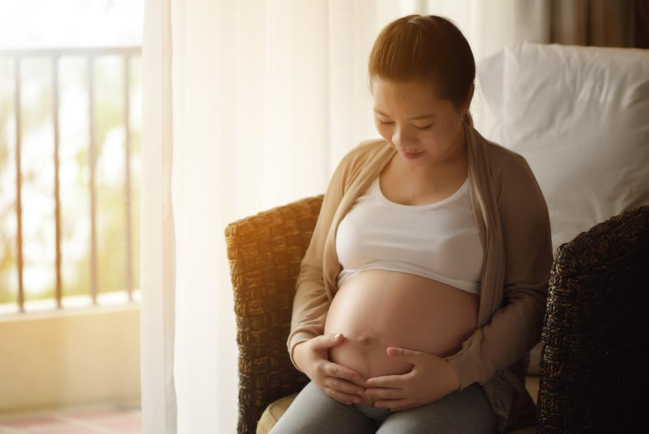 Vỡ nước ối bao lâu thì sinh? Những tình huống nguy hiểm cần lường trước
