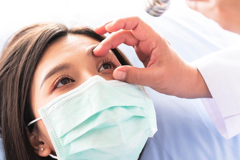 đục thủy tinh thể có nguy hiểm không và cách phòng ngừa