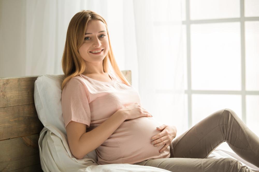 Hỏi đáp Bác sĩ: Bà bầu ngồi xổm có sao không?