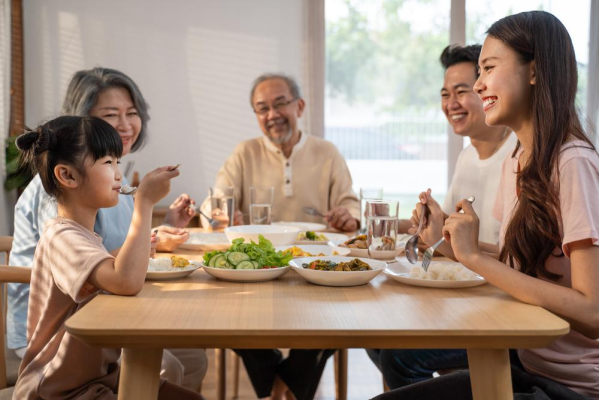 Thực đơn hàng ngày cho gia đình nhiều thế hệ bảo đảm dinh dưỡng