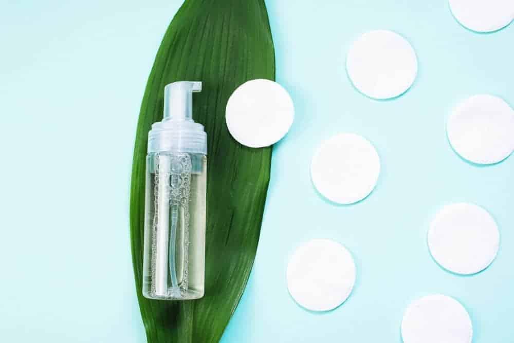 Cách làm nước tẩy trang từ thiên nhiên để làm sạch da