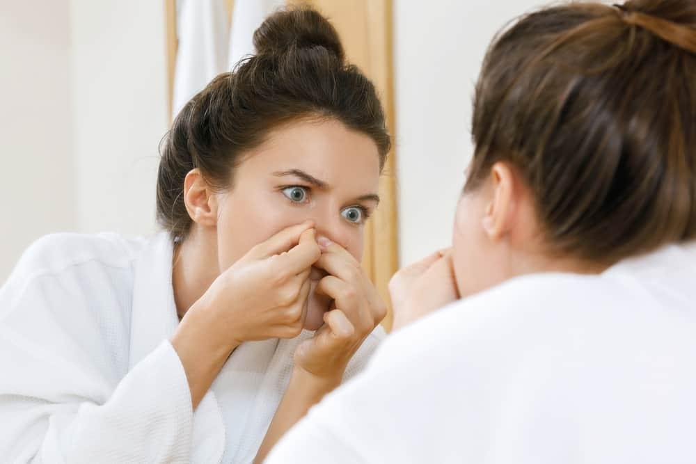 Có nên đi nặn mụn ở spa? Những lưu ý khi nặn mụn