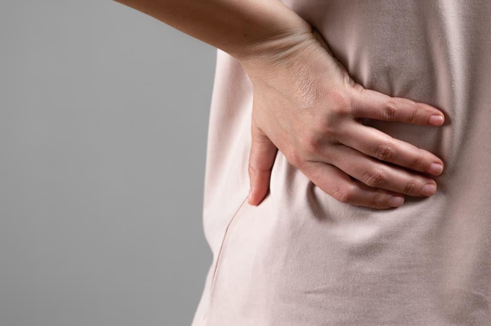 đau lưng dưới gần mông là bệnh gì?