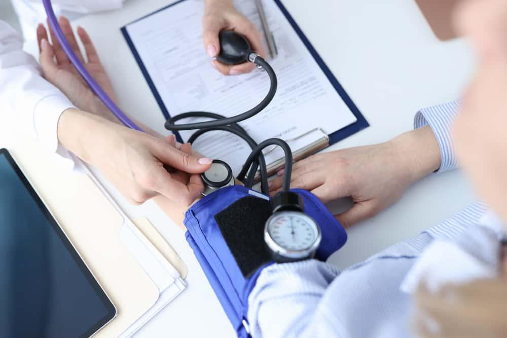 10 cách làm giảm huyết áp mà không cần dùng thuốc