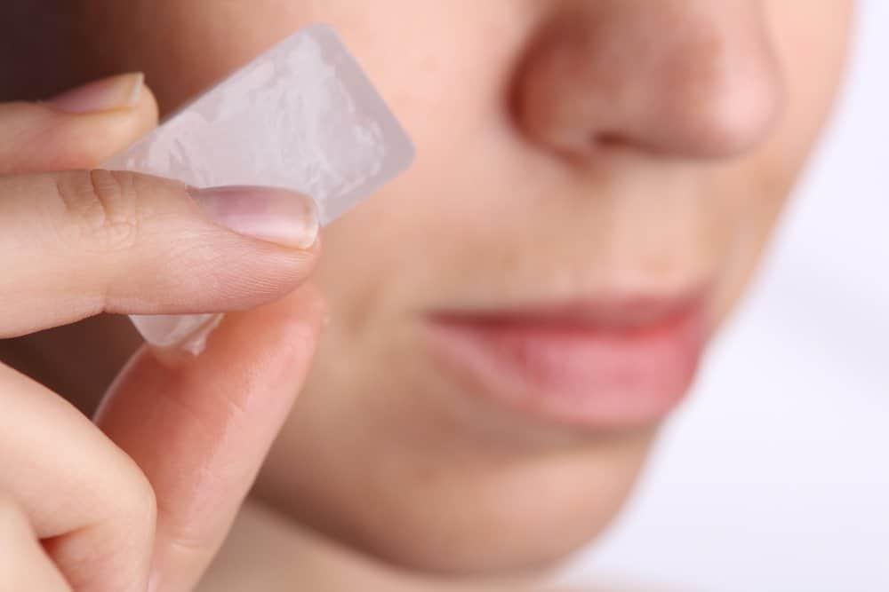 Chườm đá lên mặt có tốt cho làn da không?