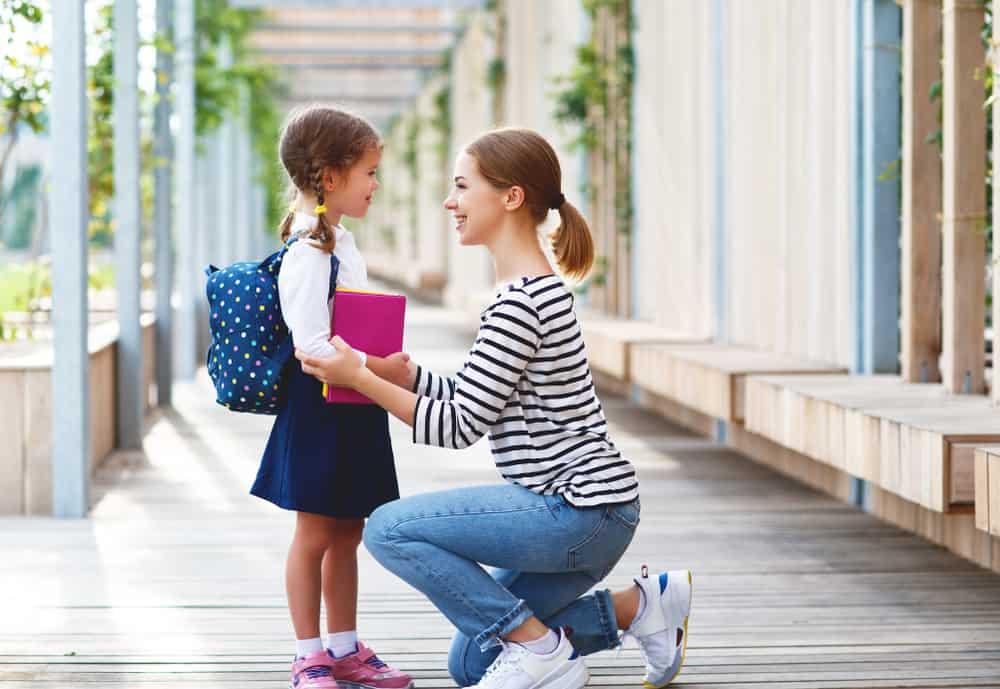Trẻ chuyển trường: Những điều bạn cần biết để giúp con hòa nhập tốt!