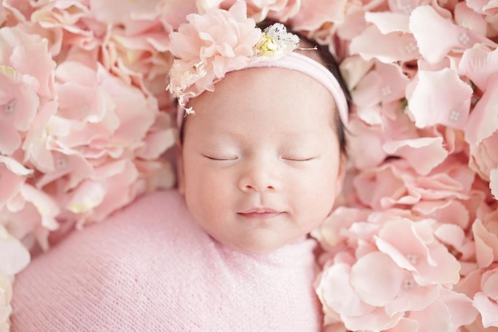 ​​Tên ở nhà cho bé gái: Gợi ý 300 tên độc đáo, dễ thương