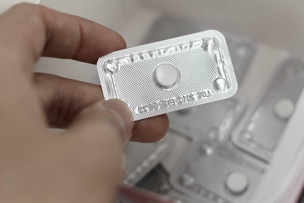 Cảnh báo tác dụng phụ của thuốc tránh thai khẩn cấp levonorgestrel