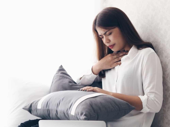 Đâu là cách điều trị đau họng an toàn và hiệu quả?