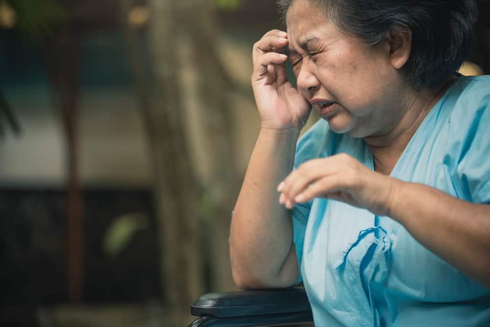 Triệu chứng tai biến mạch máu não nhẹ: Đừng chủ quan xem thường!