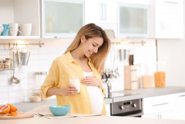 Bà bầu cần bao nhiêu canxi mỗi ngày? Có nên dùng viên bổ sung canxi?