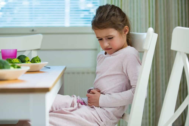 Trẻ bị viêm ruột mạn nên ăn gì, kiêng gì? Gợi ý 8 thực phẩm dành riêng cho bé