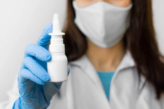 Xịt mũi cá heo: Giải pháp giảm nghẹt mũi cho bé