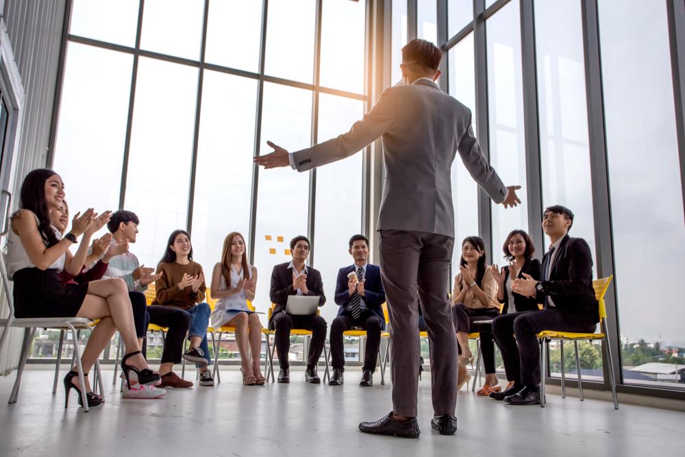 8 bí quyết cải thiện kỹ năng thuyết trình trước đám đông