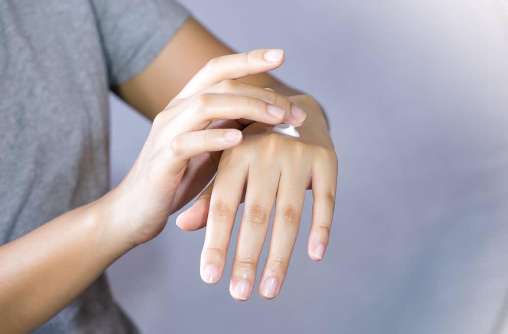 Thuốc mỡ kháng sinh bôi ngoài da được kê đơn khi nào?