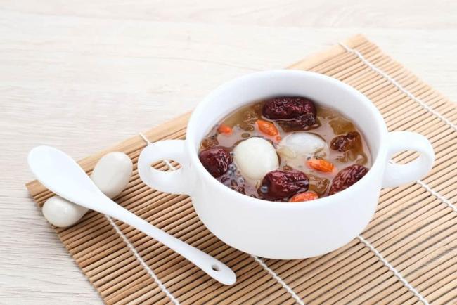 4 cách chưng yến đường phèn táo đỏ bảo toàn dinh dưỡng cho cả nhà