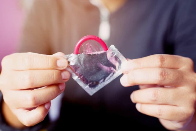 Tìm hiểu: Chất bôi trơn trong bao cao su có hại không?