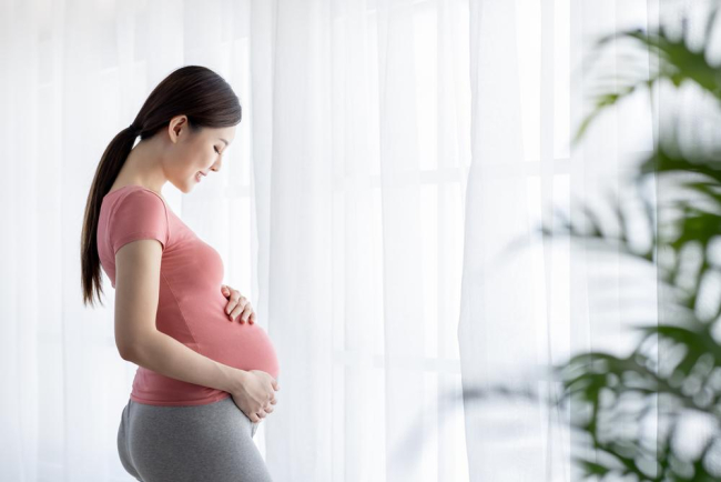 Vì sao cần bổ sung sắt cho bà bầu? Bổ sung sắt qua chế độ ăn liệu đã đủ?
