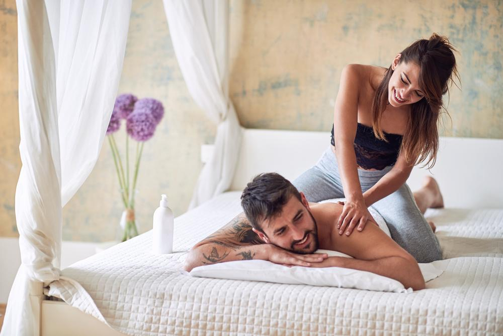 Hướng dẫn chi tiết 4 bí quyết trong cách massage dương vật