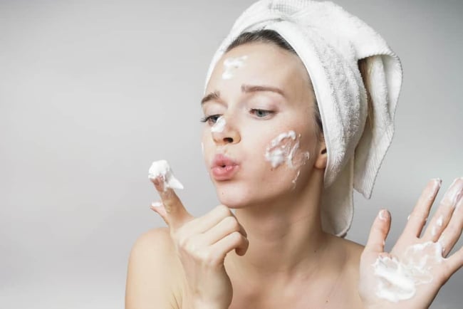 Top 10 sữa rửa mặt trắng da đang được ưa chuộng hiện nay