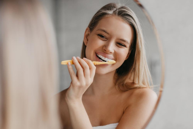 Cách đánh răng đúng cách ngừa sâu răng, tránh mòn răng, tụt nướu