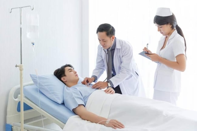 Các triệu chứng uốn ván tiến triển như thế nào? Cách xử lý ra sao?