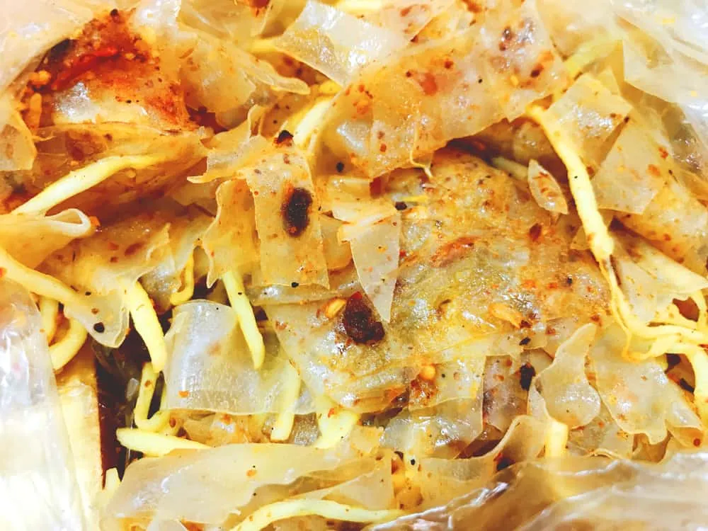 Bánh tráng trộn chứa bao nhiêu calo? Ăn nhiều có mập không?