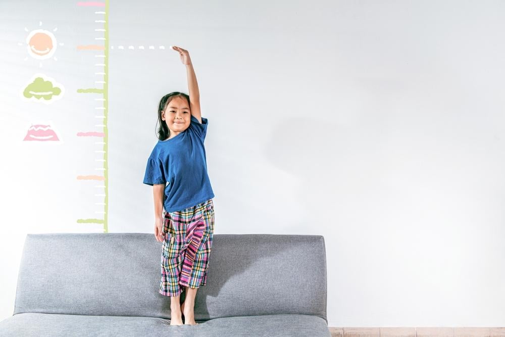 4 sai lầm trong chăm sóc dinh dưỡng khiến con bạn thấp bé hơn bạn bè cùng trang lứa