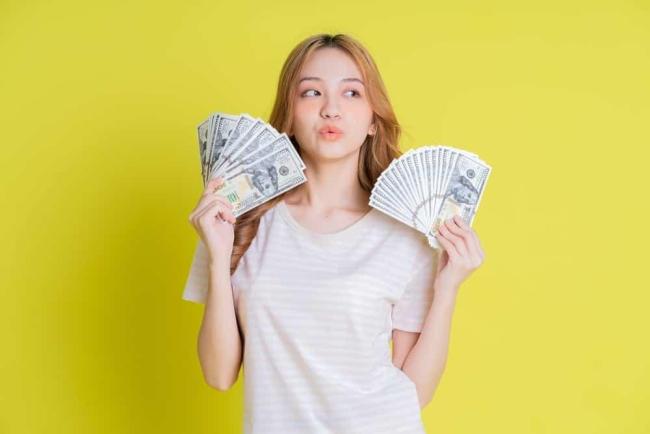 Flex là gì? Cách vượt qua áp lực so sánh của trào lưu flexing