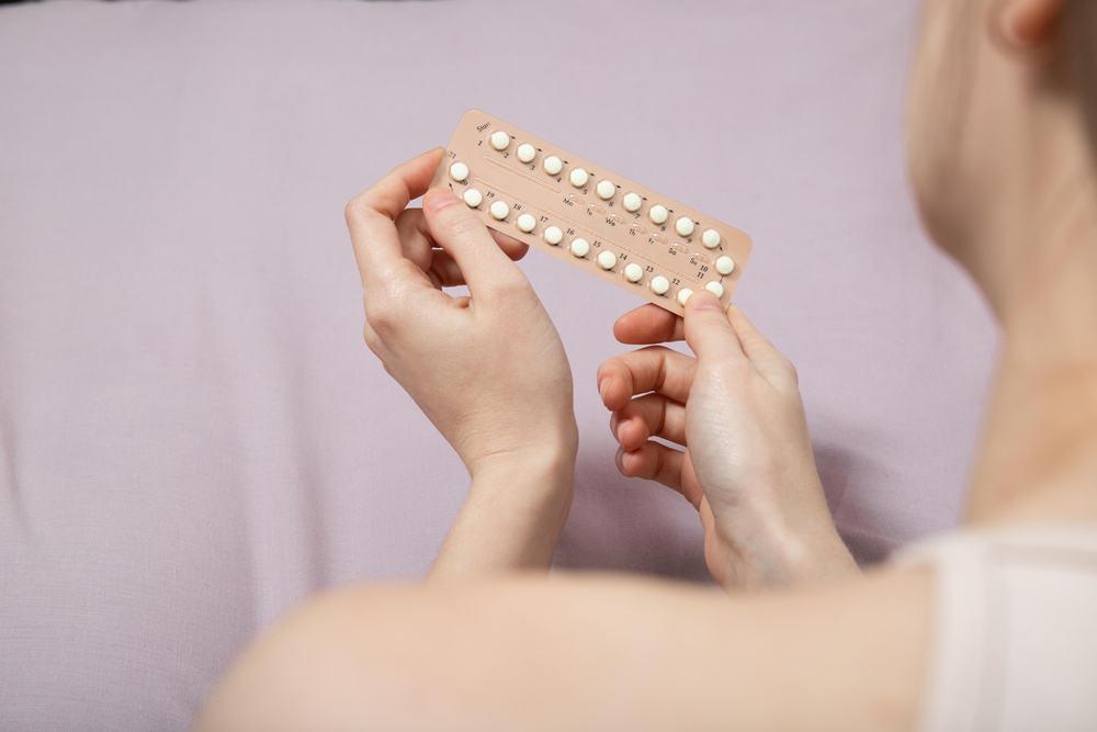 Vừa quan hệ xong uống thuốc tránh thai hàng ngày có tác dụng không?