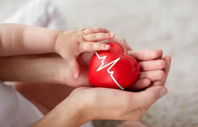 [Giải đáp thắc mắc] Nhịp tim trẻ em bao nhiêu là bình thường?