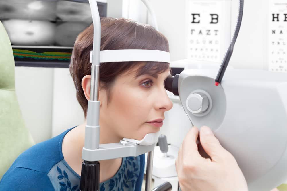 Mổ mắt cận ReLEx SMILE có ưu nhược điểm gì, giá bao nhiêu?