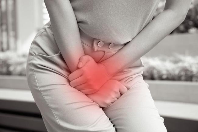 Nổi mụn ở môi lớn vùng kín do đâu? Khi nào cần gặp bác sĩ?