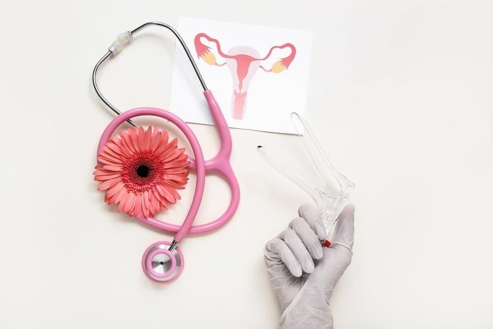 Sa tử cung có chữa được không? Cách khắc phục ra sao?